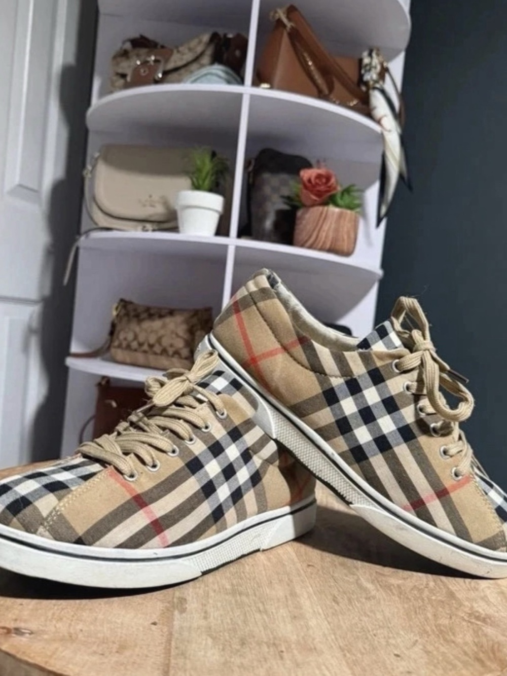 Burberry Vintage Check Plaid Low Top Sneakers Size 6 (fits like a woman’s 7.5) - Picture 4 of 15